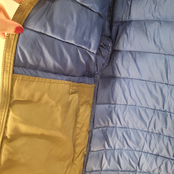 Fjallraven Women's Olive and Blue Puffer Jacket - Picture 3 of 5